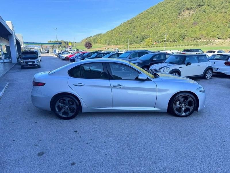 Usata Alfa Romeo Giulia Super 150 CV (110 kW) 2017 Argento Berlina