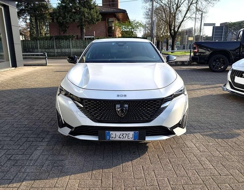 Usata Peugeot 308 GT 131 CV (96 kW) 2022 Bianco okenite Berlina