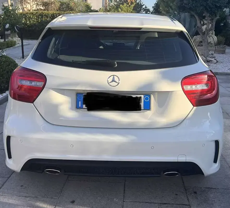 Usata Mercedes A180 AMG 109 CV (80 kW) 2013 Bianco Utilitaria