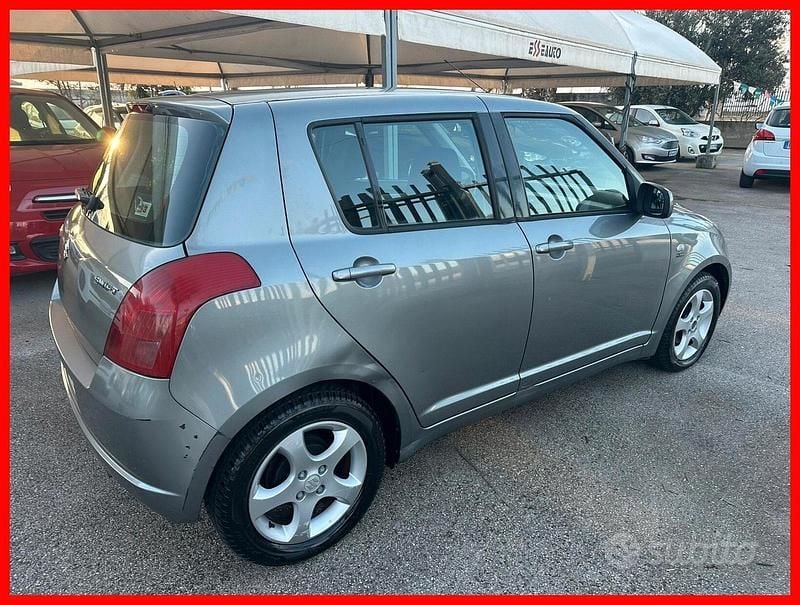 Usata Suzuki Swift GL 92 CV (67 kW) 2006 Grigio Utilitaria