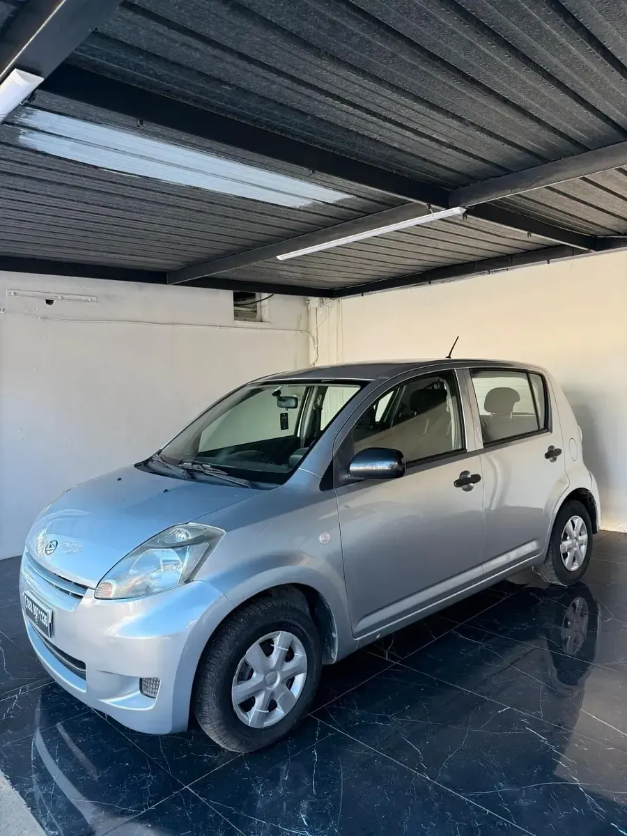 Usata Daihatsu Sirion HIRO 69 CV (50 kW) 2008 Grigio Utilitaria