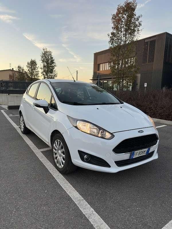Usata Ford Fiesta 95 CV (69 kW) 2016 Berlina