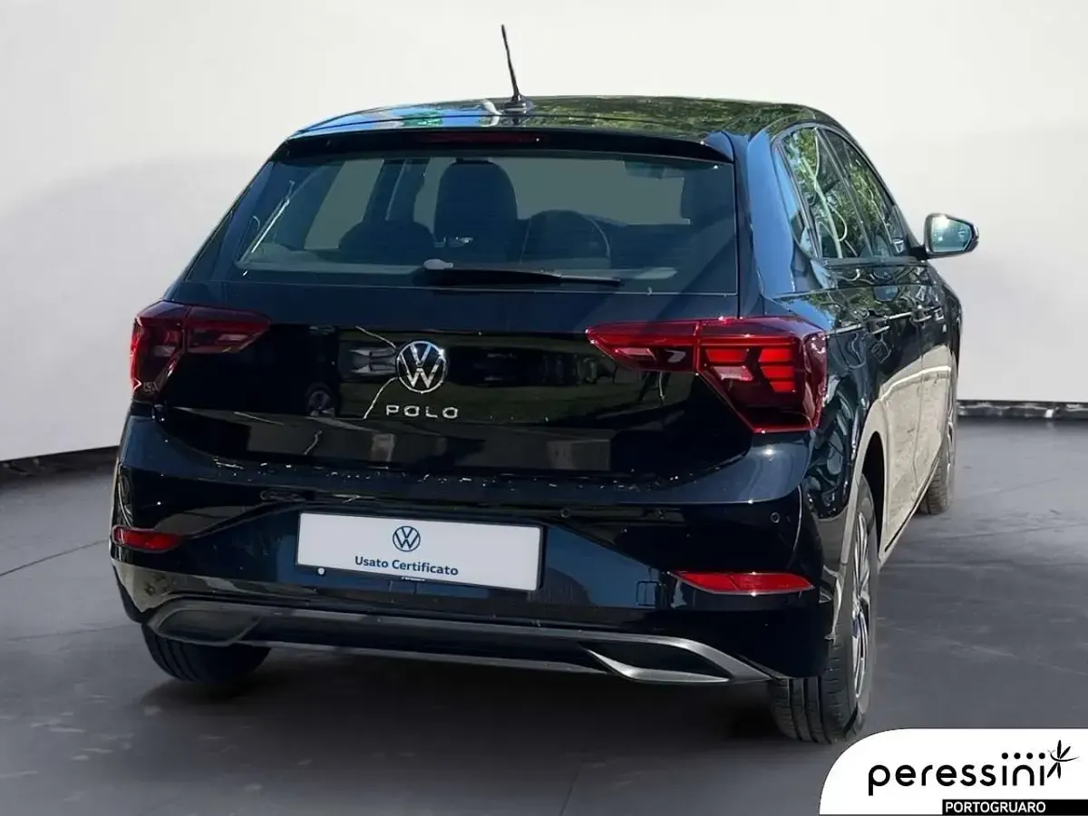 Usata VW Polo Life 80 CV (58 kW) 2023 Nero perla Utilitaria