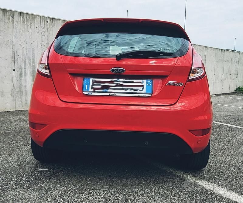 Rosso Usata 2017 Ford Fiesta Due volumi | 7300 € (Ottimo prezzo) - Immagine 1/4