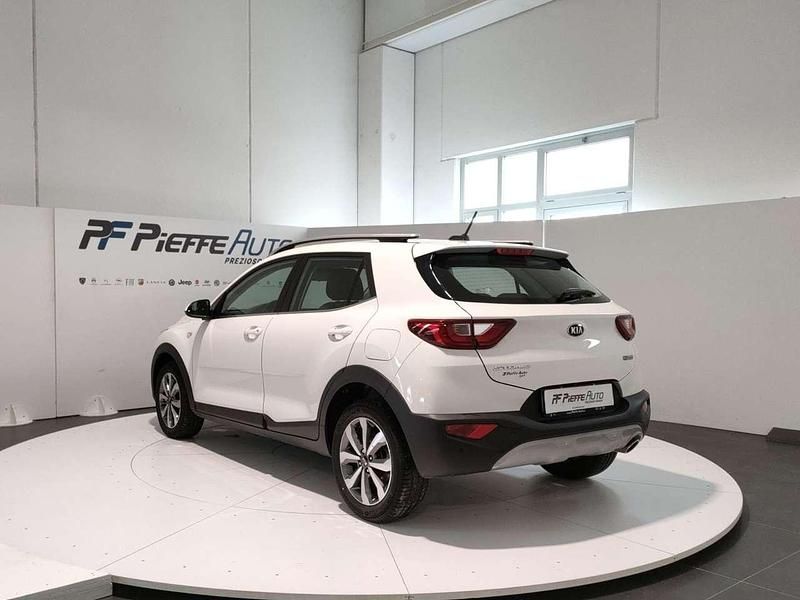 Usata Kia Stonic Style 99 CV (72 kW) 2021 Bianco SUV