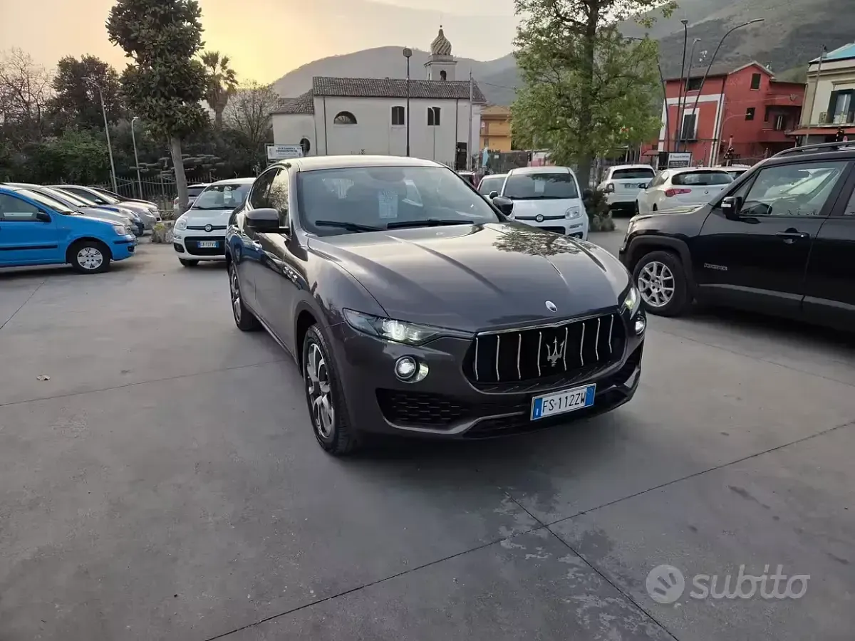Usata Maserati Levante GranLusso 275 CV (202 kW) 2018 Nero SUV