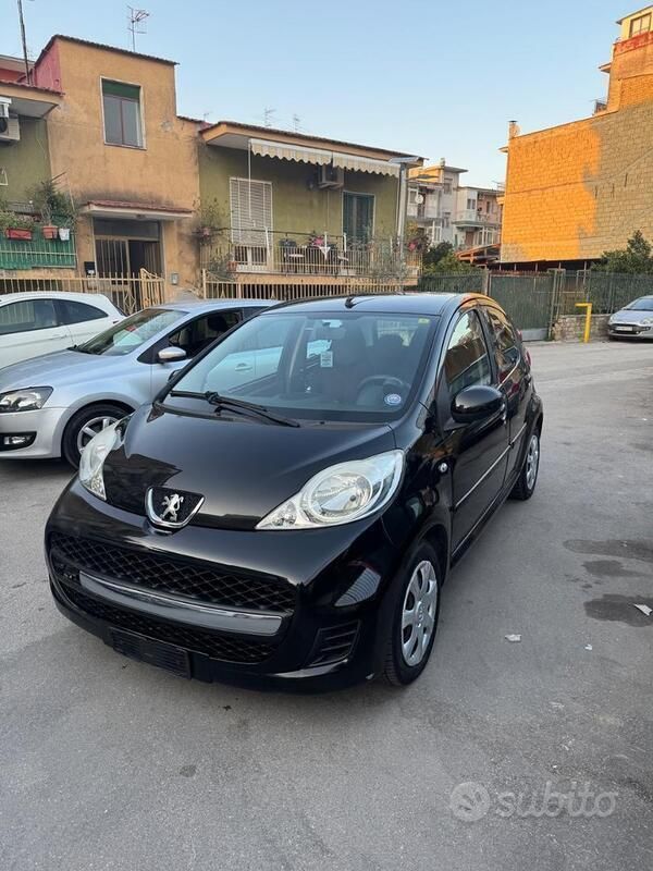 Usata Peugeot 107 54 CV (39 kW) 2009 Nero Utilitaria