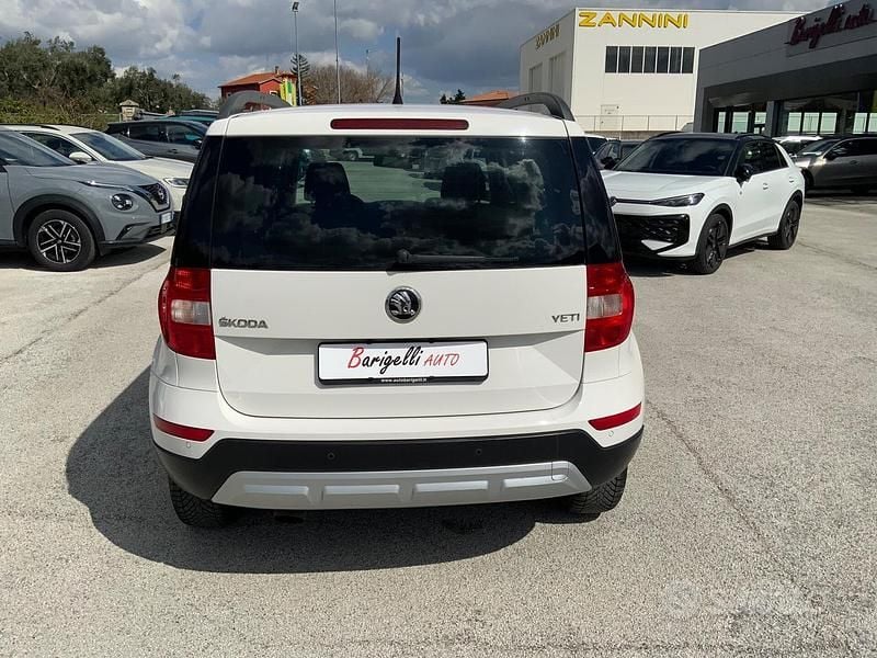 Usata Skoda Yeti Design Edition 110 CV (80 kW) 2016 Bianco SUV