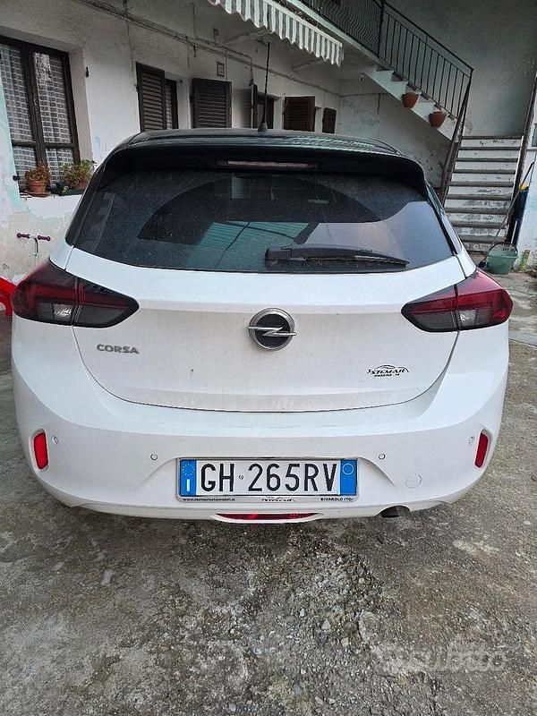 Usata Opel Corsa Elegance 101 CV (74 kW) 2022 Bianco Berlina