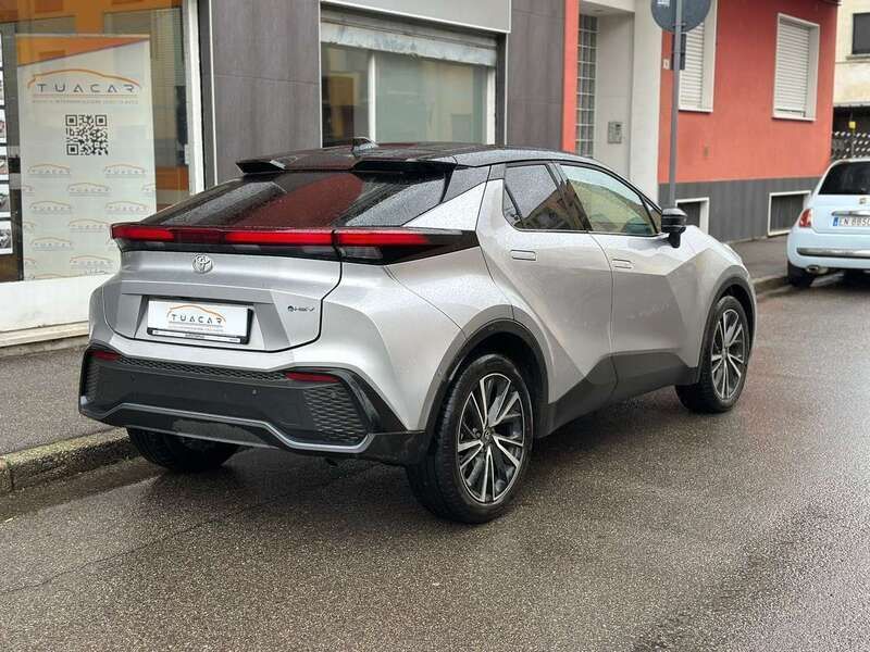 Usata Toyota C-HR Lounge 140 CV (102 kW) 2024 Grigio SUV