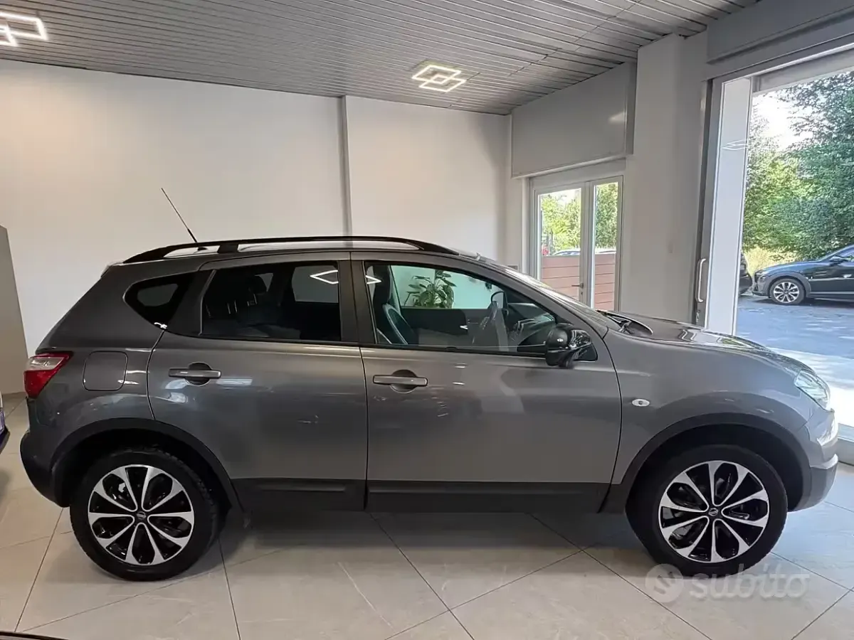 Usata Nissan Qashqai Tekna 110 CV (80 kW) 2014 Grigio SUV