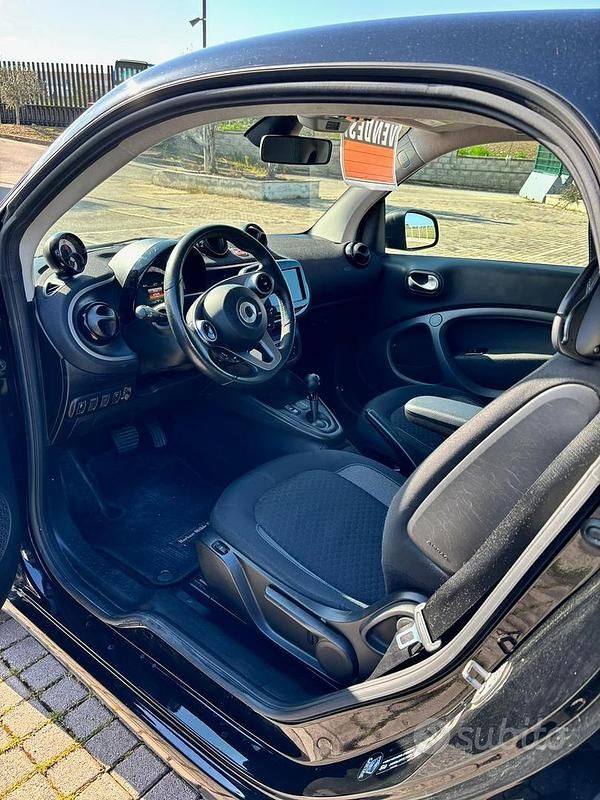 Usata Smart ForTwo Coupé 60 kW (82 CV) 2021 Nero Utilitaria