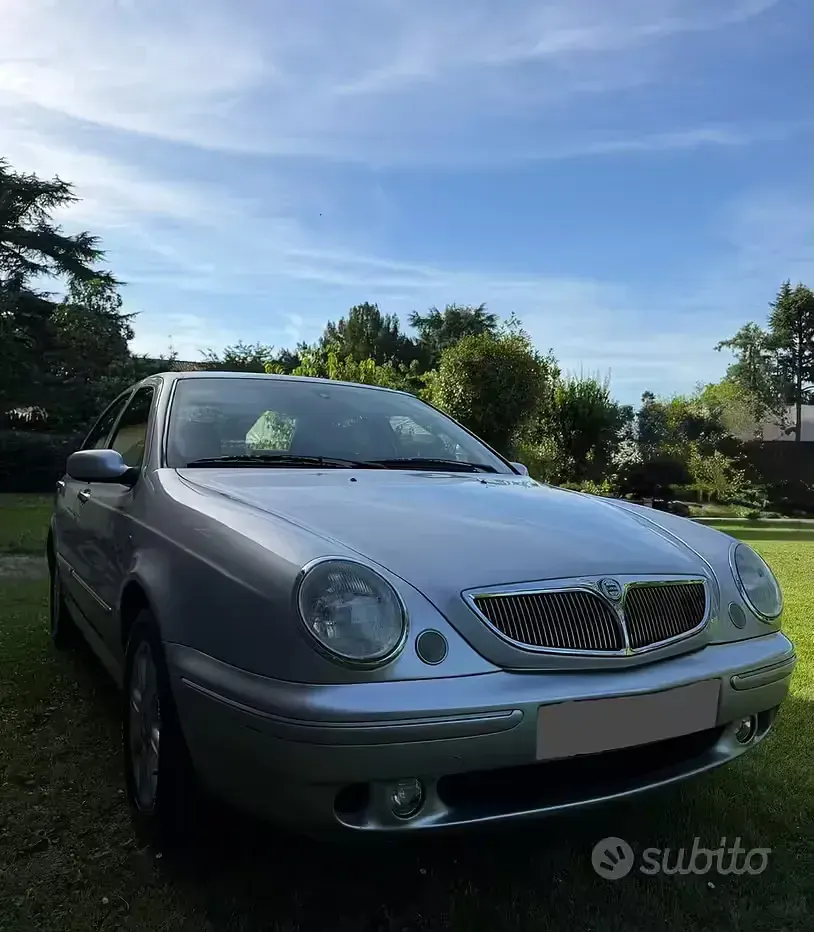 Usata Lancia Lybra 131 CV (96 kW) 2000 Grigio Berlina