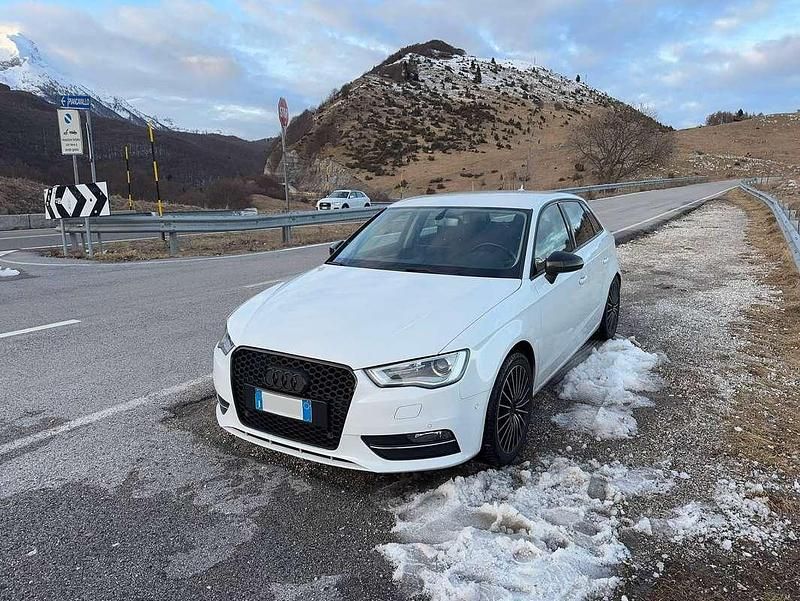Usata Audi A3 Black Edition 110 CV (80 kW) 2016 Bianco Berlina