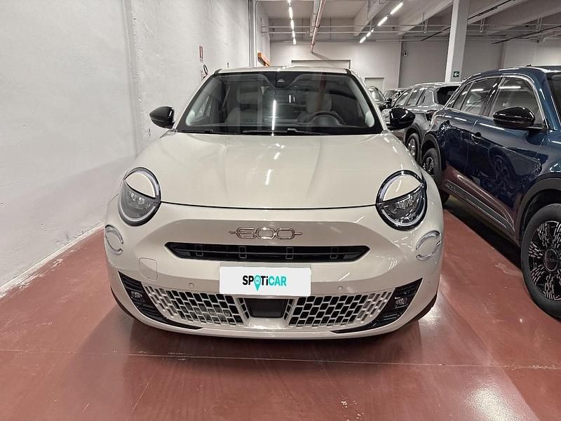 Usata Fiat 600 La Prima 110 CV (80 kW) 2025 Beige SUV