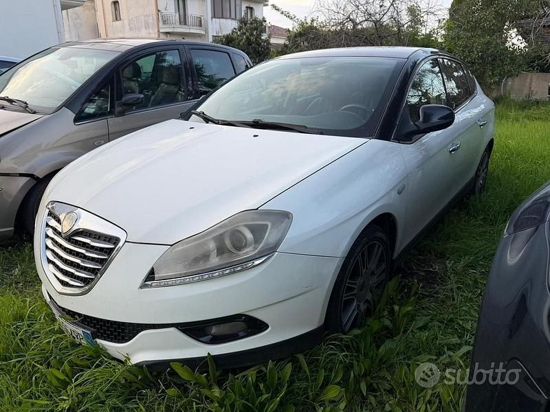 Usata Lancia Delta 120 CV (88 kW) 2011 Bianco Utilitaria