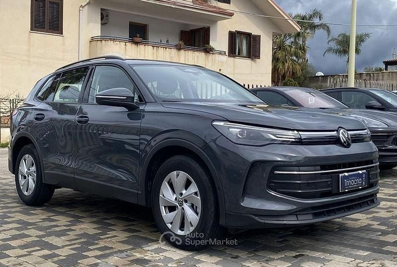 Usata VW Tiguan Life 150 CV (110 kW) 2025 Grigio SUV