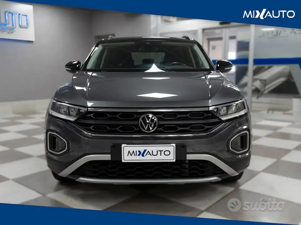 Usata VW T-Roc Life 150 CV (110 kW) 2022 Grigio SUV