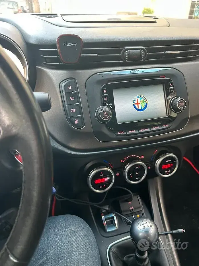 Usata Alfa Romeo Giulietta 150 CV (110 kW) 2015 Rosso Utilitaria
