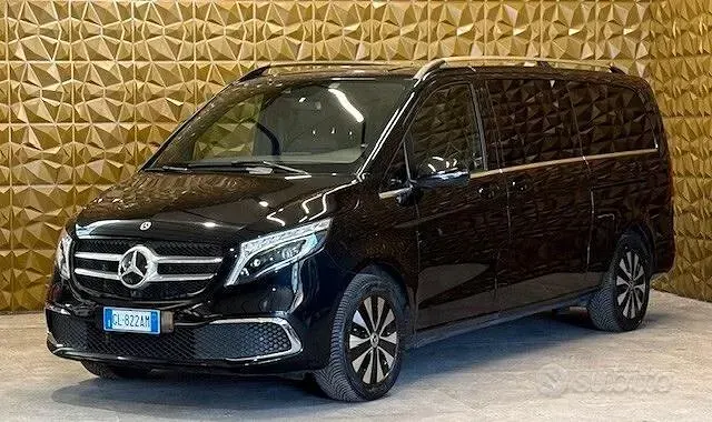 Usata Mercedes V250 Premium 190 CV (139 kW) 2022 Nero Monovolume