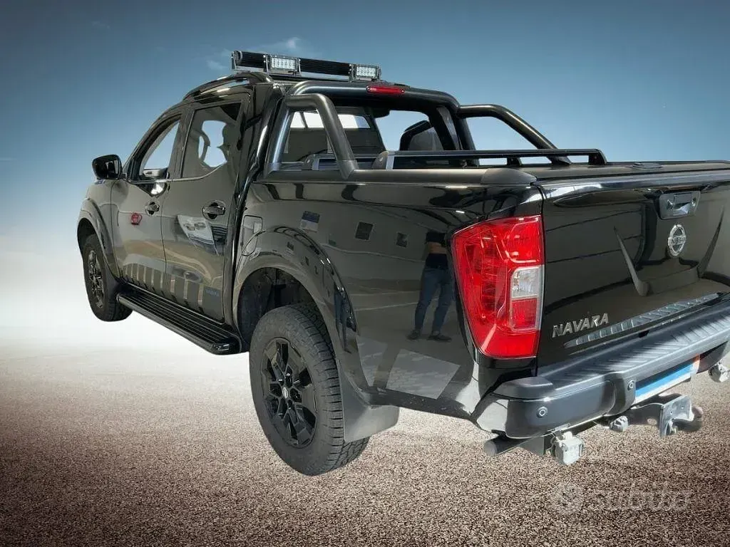 Usata Nissan Navara N-Guard 190 CV (139 kW) 2021 Nero Pick-up