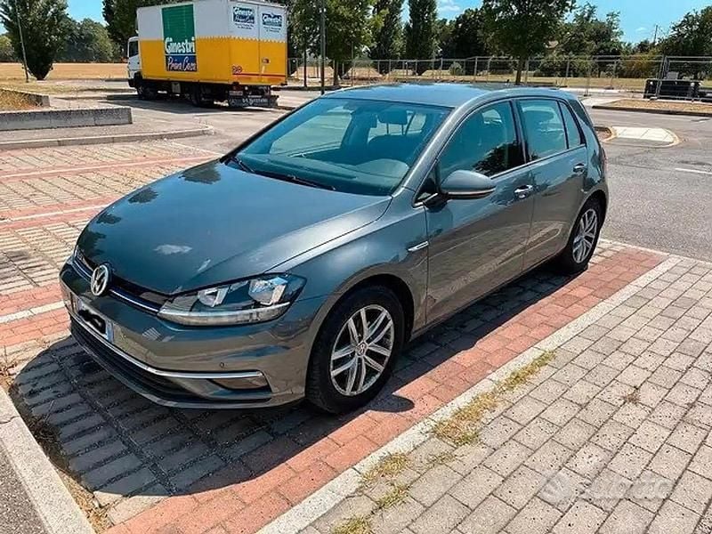 Usata VW Golf VIII Business 131 CV (96 kW) 2020 Grigio Berlina