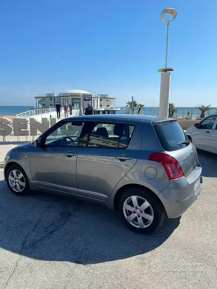 Usata Suzuki Swift 75 CV (55 kW) 2008 Grigio Utilitaria