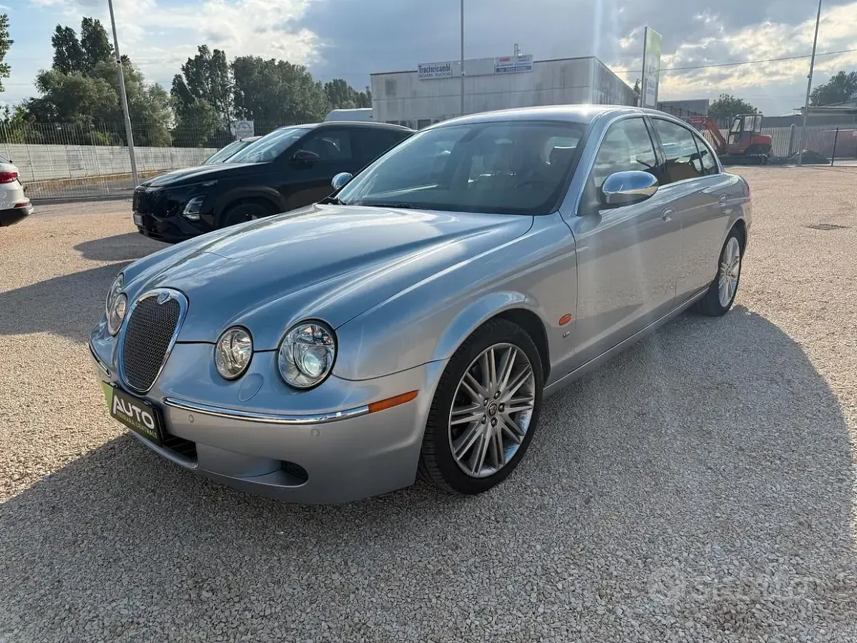 Usata Jaguar S-Type Executive 207 CV (152 kW) 2007 Grigio Berlina