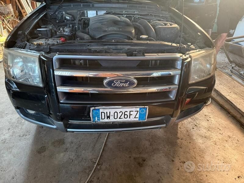 Usata Ford Ranger 143 CV (105 kW) 2008 Nero Pick-up