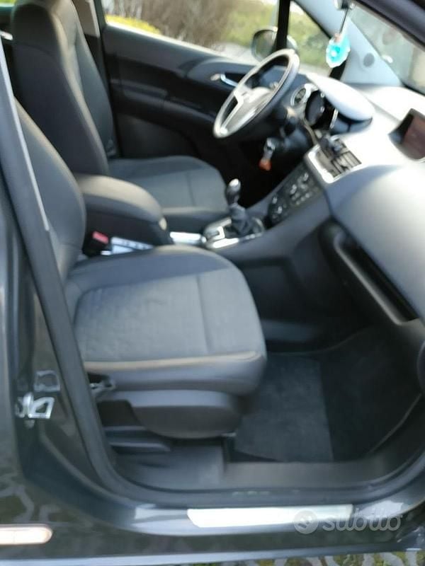 Usata Opel Meriva 75 CV (55 kW) 2010 Grigio Monovolume