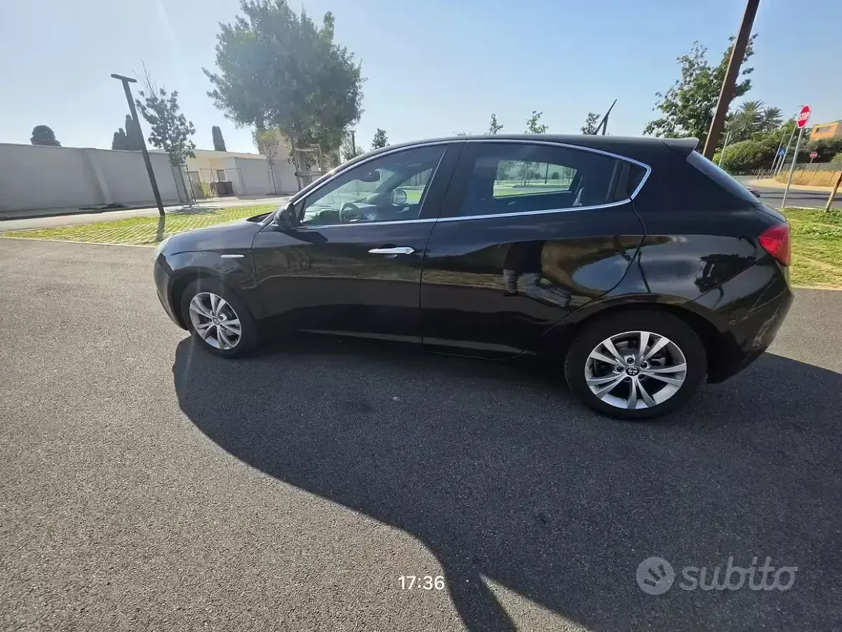Usata Alfa Romeo Giulietta 120 CV (88 kW) 2010 Nero Utilitaria