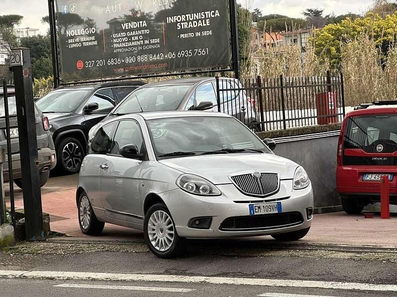 Usata Lancia Ypsilon 69 CV (50 kW) 2012 Other Utilitaria