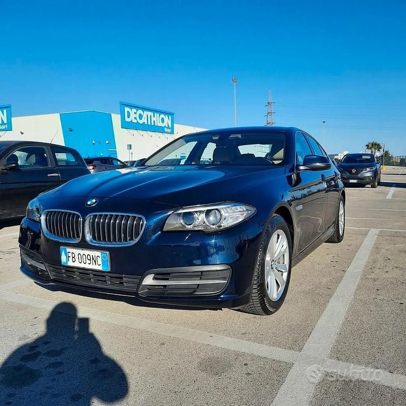 Usata BMW 520 Luxury Line 184 CV (135 kW) 2015 Blu Berlina