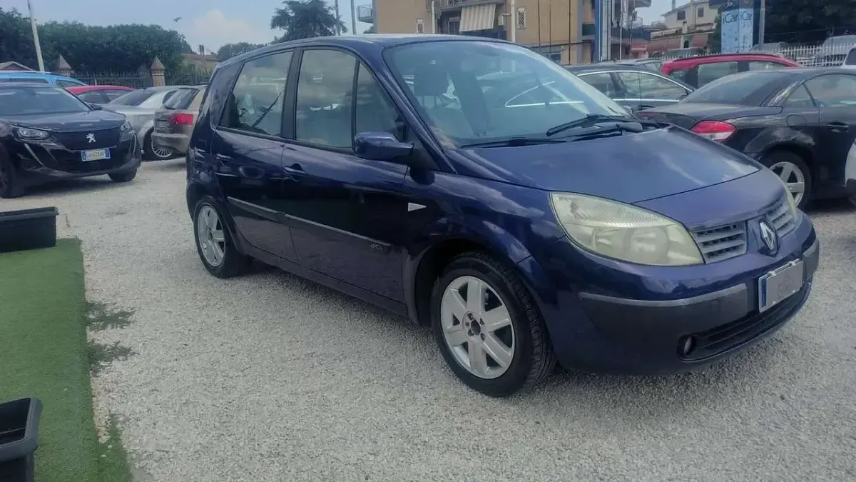 Usata Renault Grand Scénic II 106 CV (77 kW) 2006 Blu/azzurro Monovolume