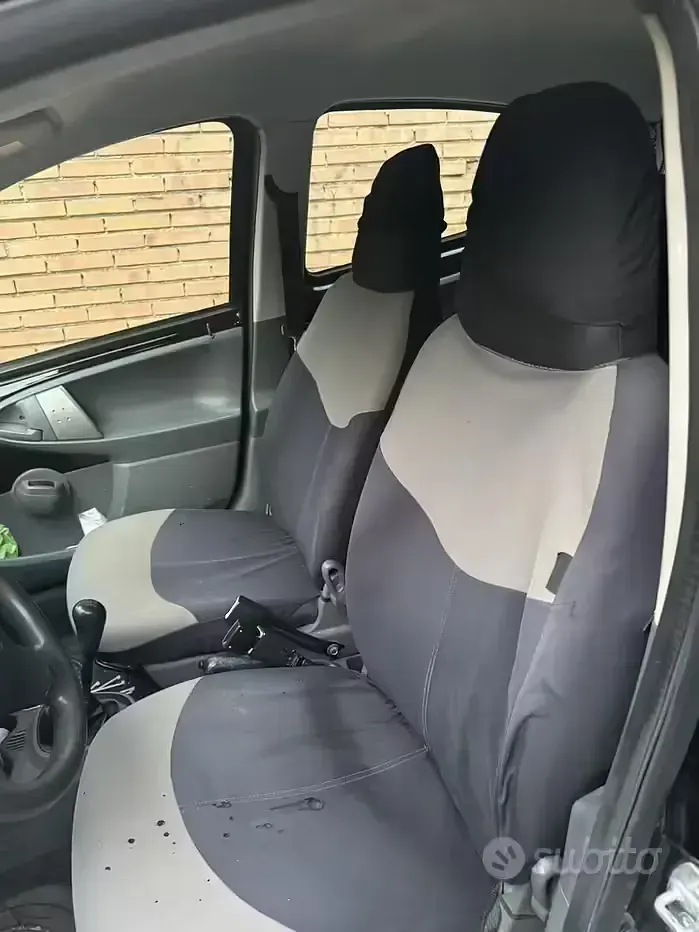 Usata Toyota Aygo 68 CV (50 kW) 2007 Nero Utilitaria