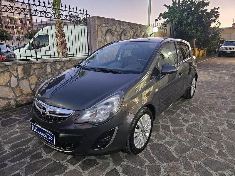 Usata Opel Corsa 75 CV (55 kW) 2014 Grigio Utilitaria