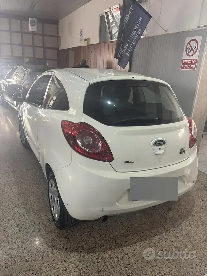 Usata Ford Ka 75 CV (55 kW) 2013 Bianco Utilitaria