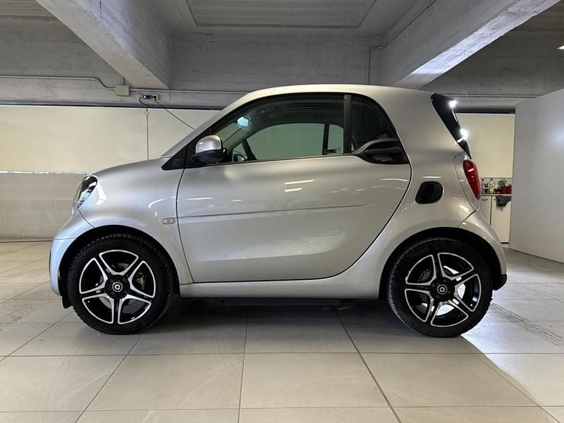 Usata Smart ForTwo Coupé 60 kW (82 CV) 2021 Grigio Utilitaria
