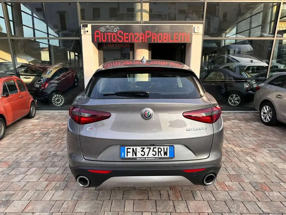 Usata Alfa Romeo Stelvio Executive 280 CV (205 kW) 2018 Argento SUV