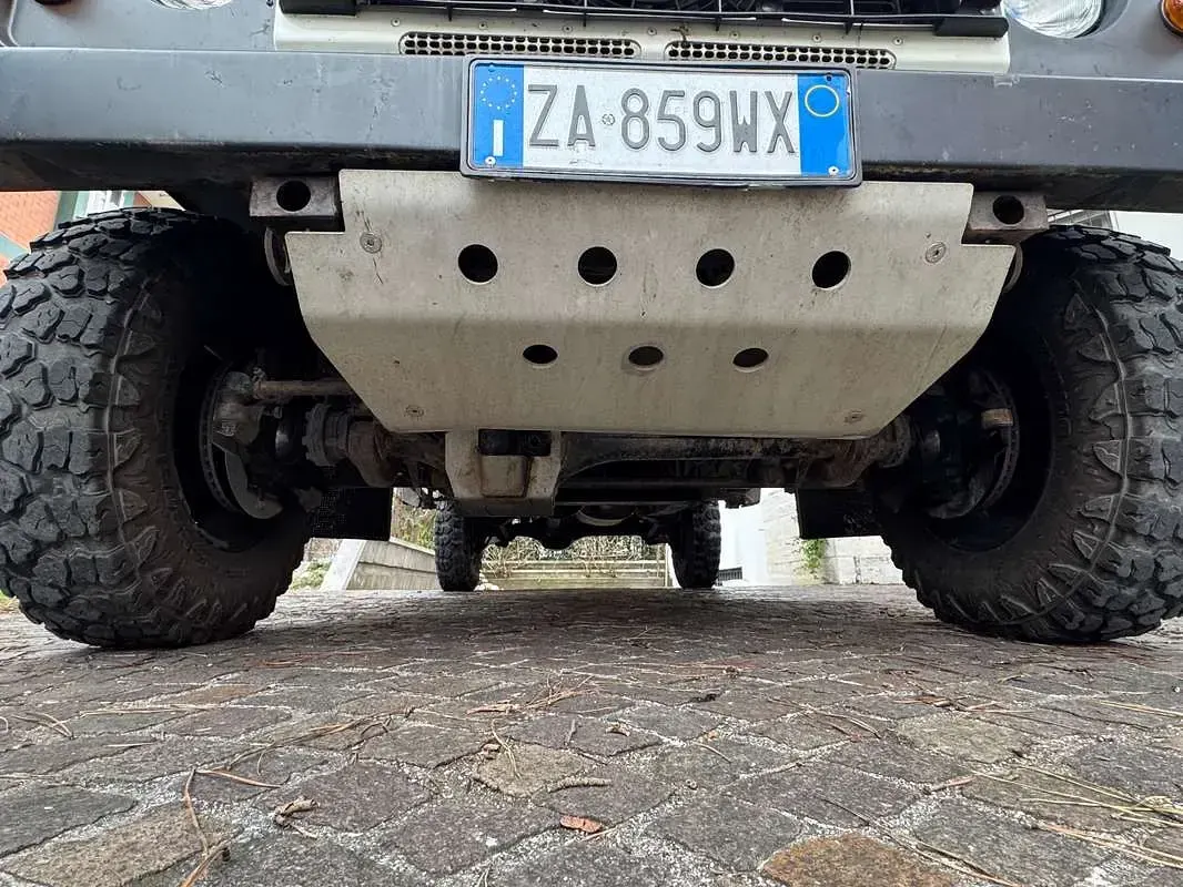 Usata Land Rover Defender 122 CV (89 kW) 2007 Station wagon