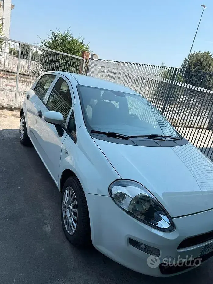 Usata Fiat Punto 69 CV (50 kW) 2016 Bianco Utilitaria