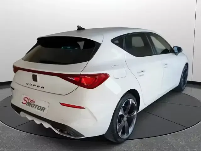 Usata Cupra Leon 150 CV (110 kW) 2024 Bianco Berlina