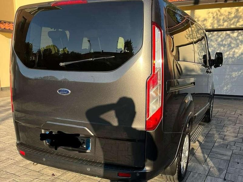 Usata Ford Tourneo Custom 170 CV (125 kW) 2019 Grigio Furgone