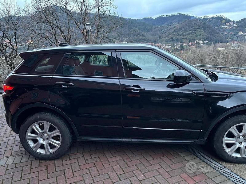 Usata Land Rover Range Rover evoque 200 CV (147 kW) 2017 Nero SUV