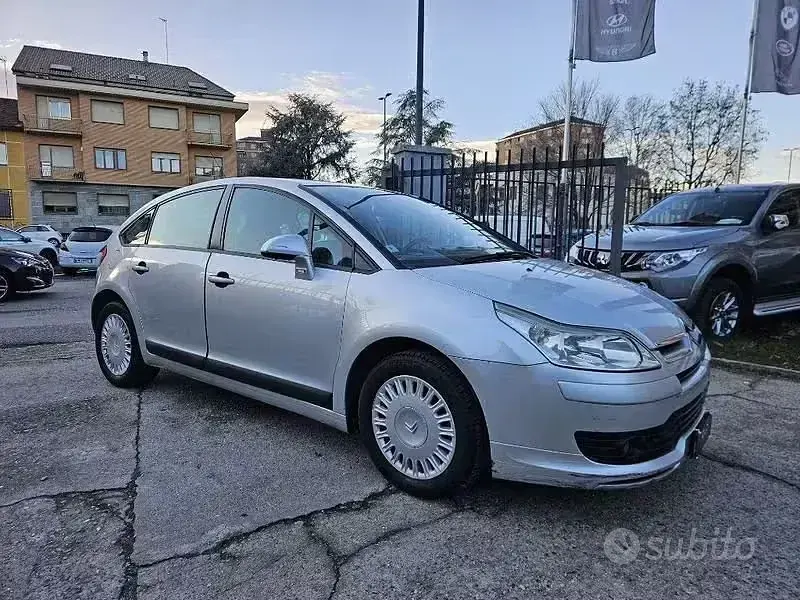 Usata Citroën C4 109 CV (80 kW) 2005 Grigio Berlina