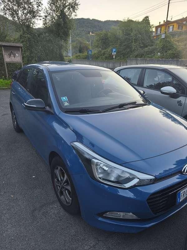 Blu/azzurro Usata 2018 Hyundai i20 GO! Due volumi | 8400 € (Buon prezzo) - Immagine 1/4