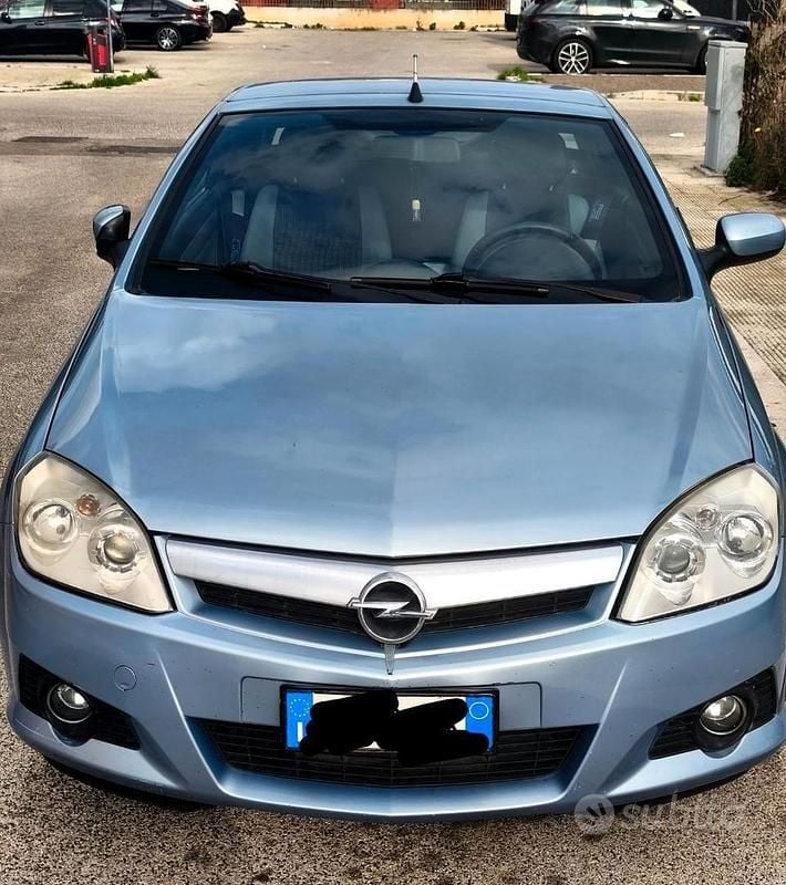Usata Opel Tigra 2006 Blu Cabrio