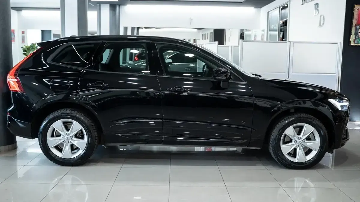 Usata Volvo XC60 Momentum 197 CV (144 kW) 2022 Nero SUV