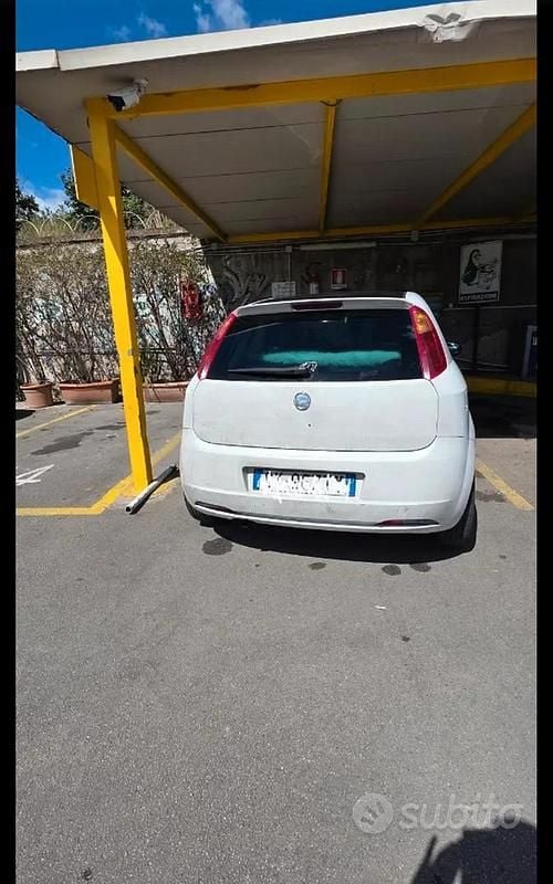 Bianco Usata 2008 Fiat Grande Punto Due volumi | 2500 € - Immagine 1/4