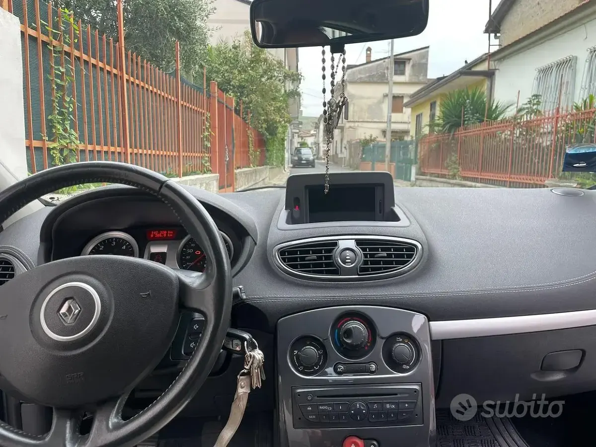 Usata Renault Clio 75 CV (55 kW) 2011